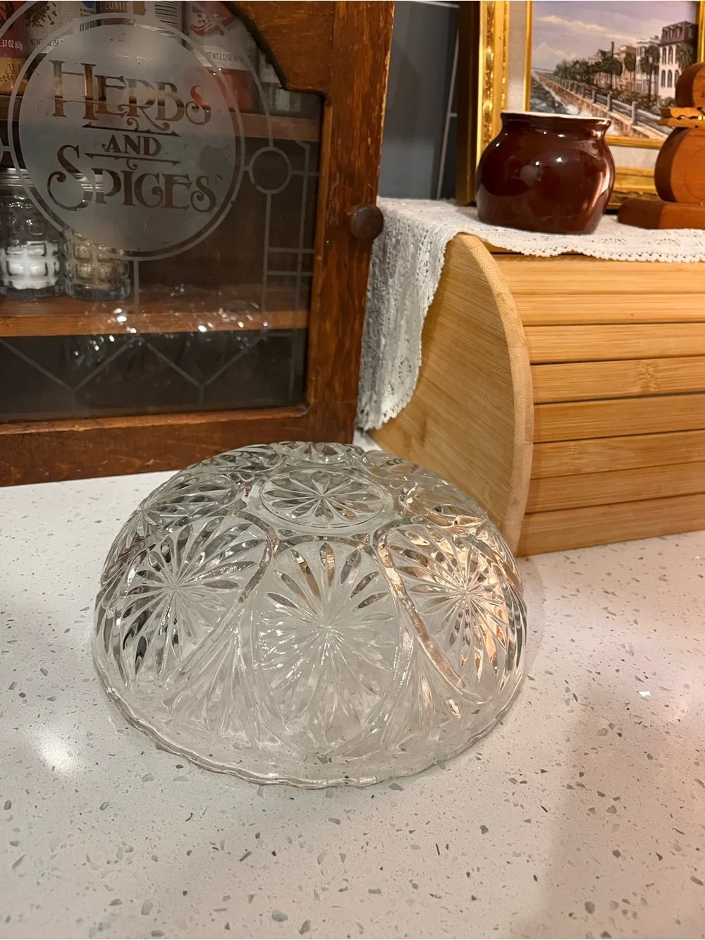 Clear Cut Glass Serving Bowl - Elegant Crystal-Style Design